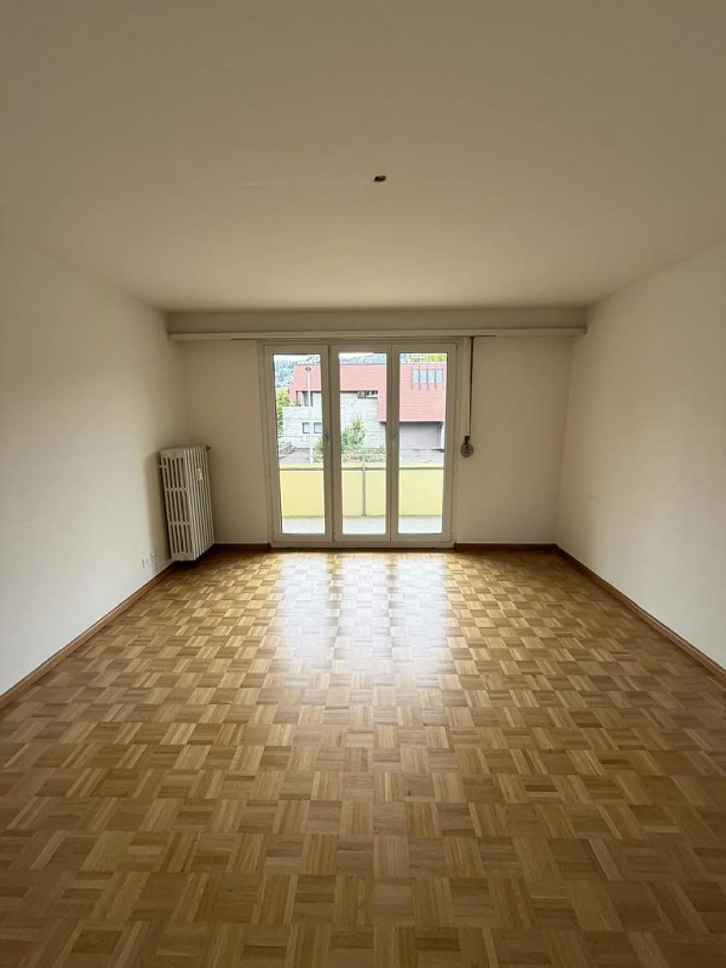 Appartamento affascinante con 3 camere e balcone - Foto 5 di 9