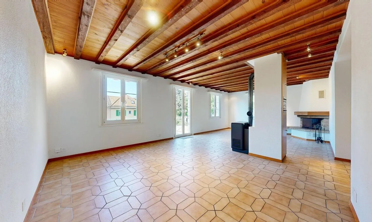 Charming 1920s House with Large Private Garden - Photo 8 of 11