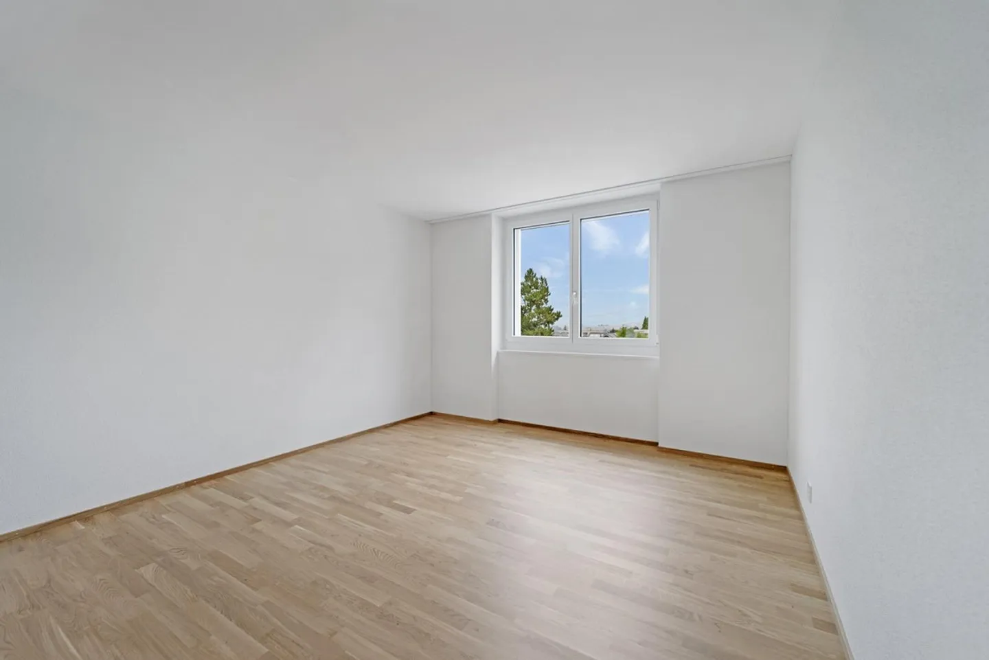 Modern apartment in the heart of Root - Photo 7 of 11