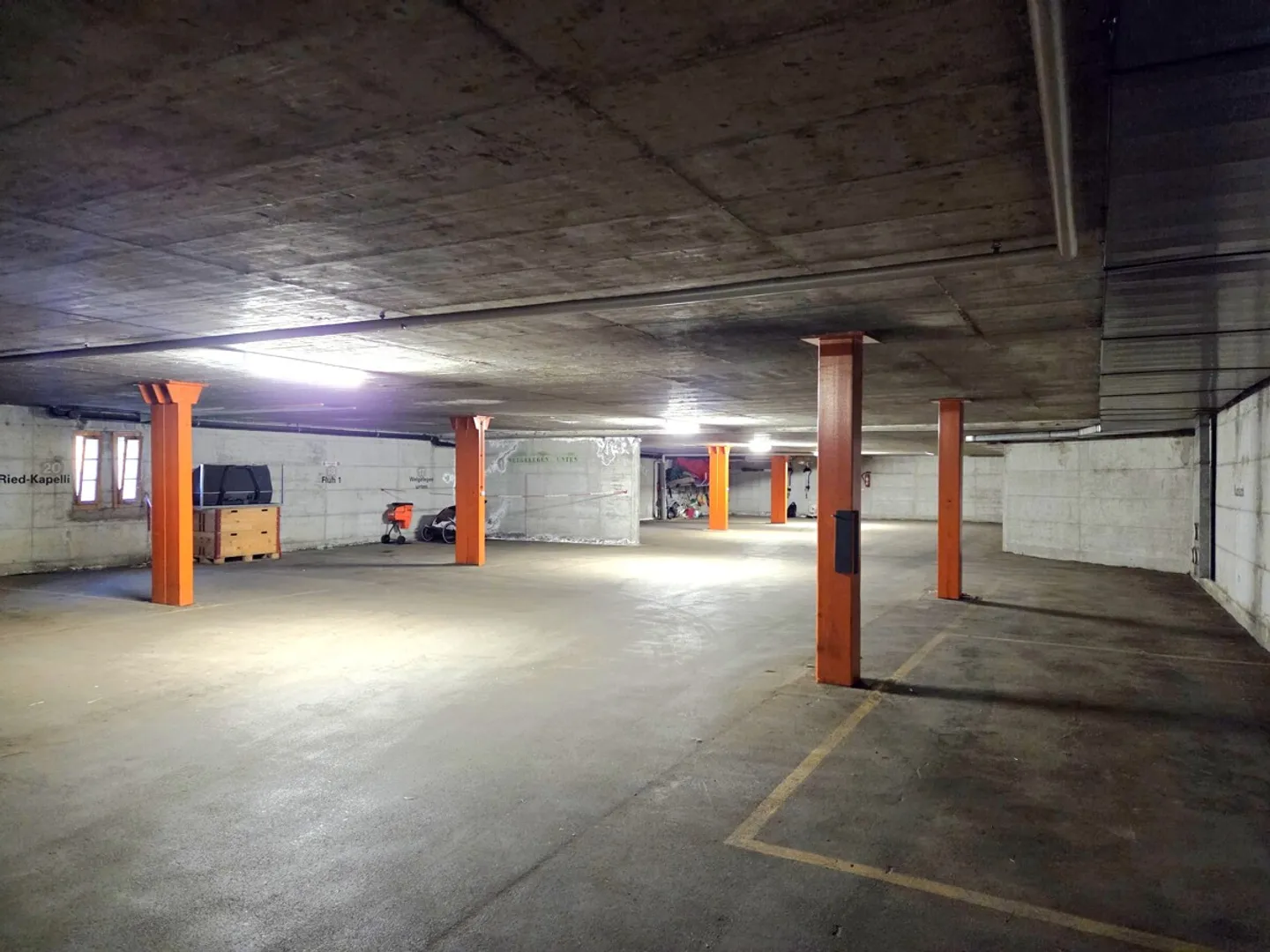 Practical parking space in parking garage in Breiten-Mörel - Photo 2 of 4