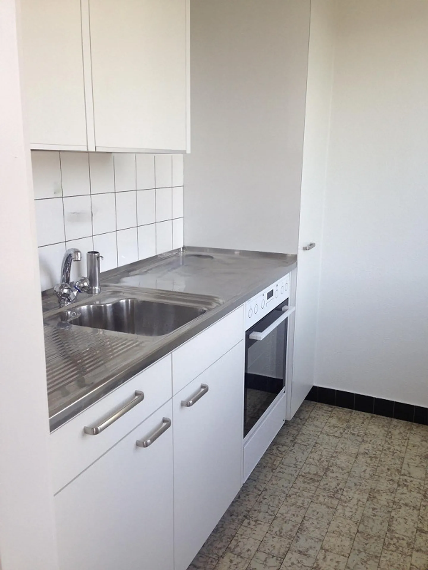 Renovated 1.5-room studio - Photo 3 of 6