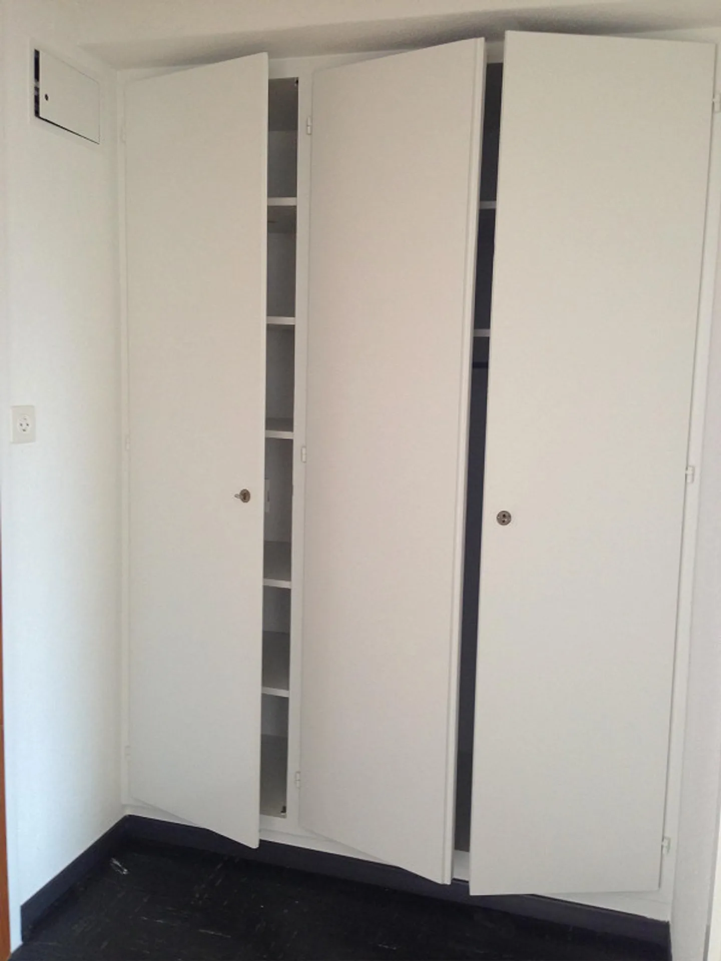 Renovated 1.5-room studio - Photo 4 of 6