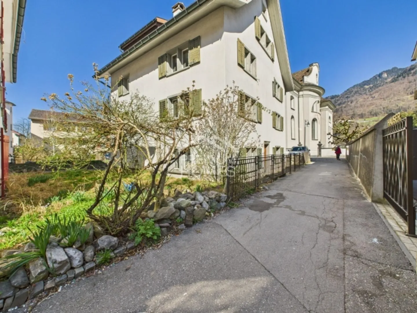 Renovation-Needed Property Full of Opportunities in the Center - Photo 1 of 5