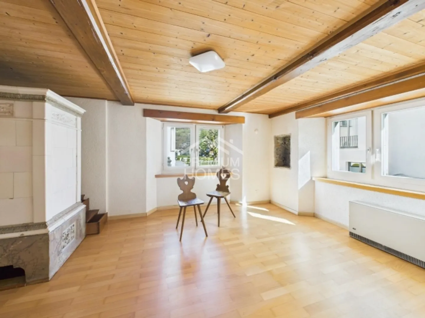 Renovation-Needed Property Full of Opportunities in the Center - Photo 3 of 5