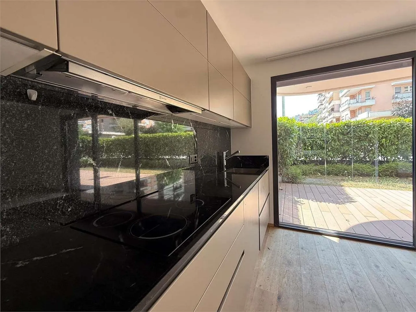 Luxury apartment, 4.5 rooms with large private garden in Pregas - Photo 1 of 9