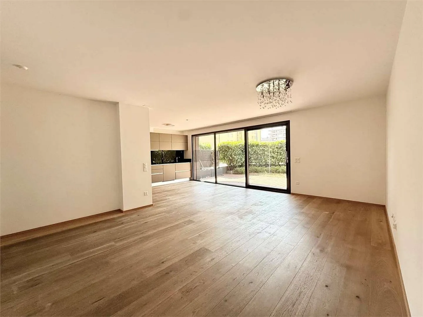 Luxury apartment, 4.5 rooms with large private garden in Pregas - Photo 3 of 9