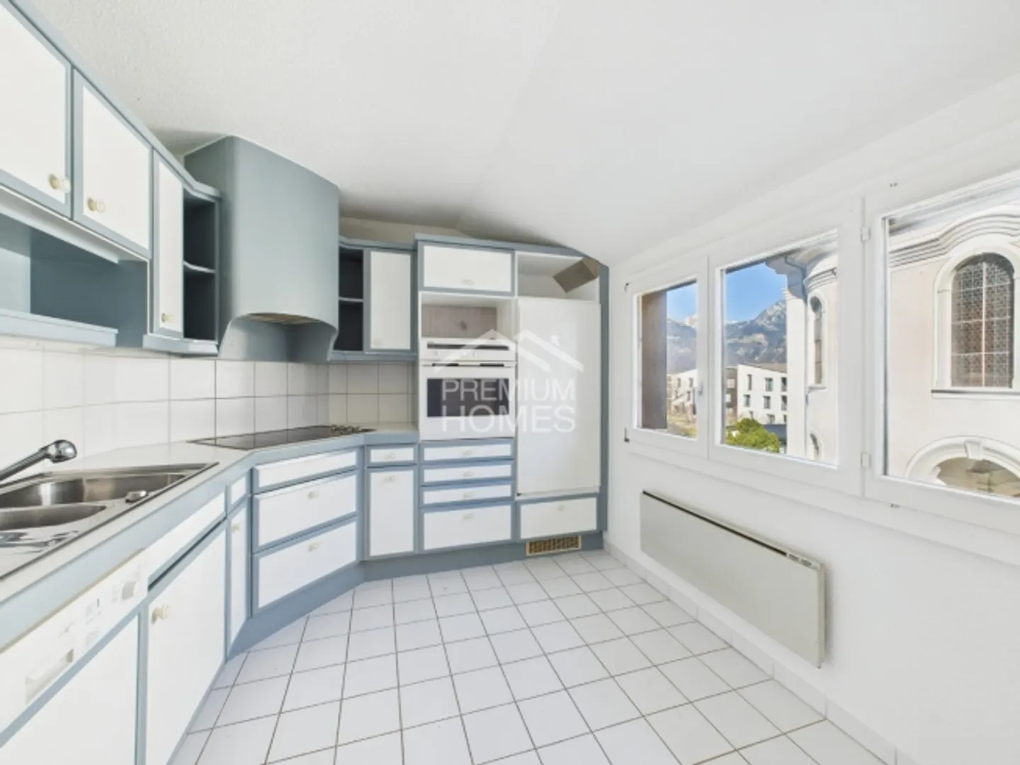 Renovation-Needed Property Full of Opportunities in the Center - Photo 5 of 5