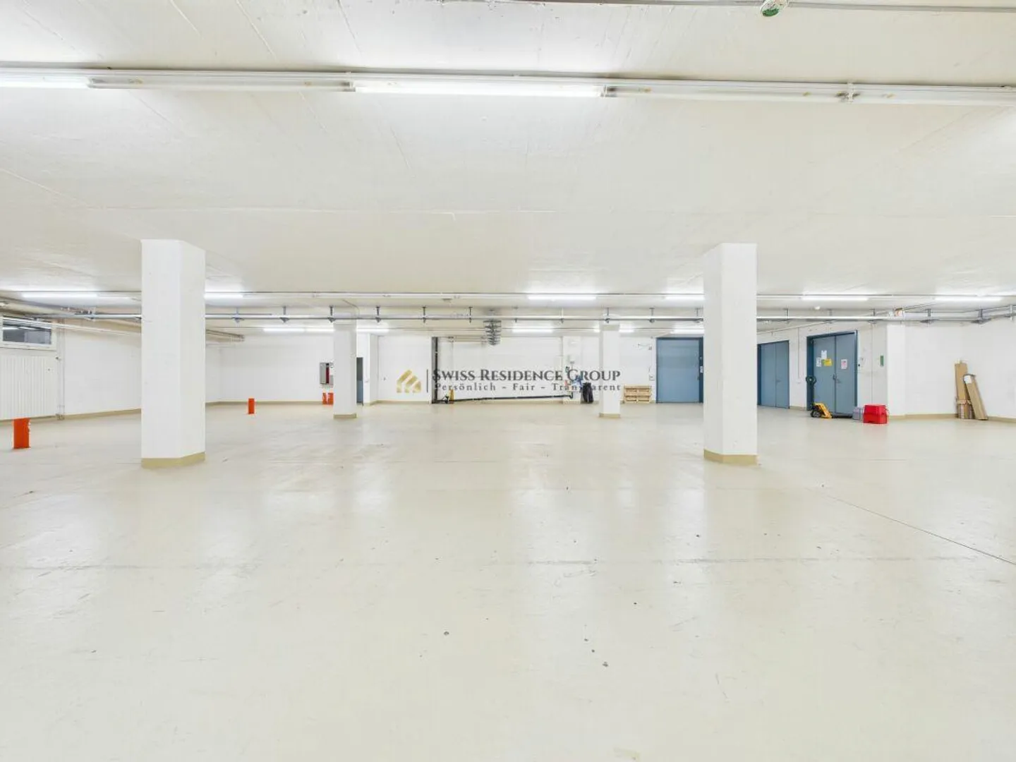 Spacious storage space in a central location in Winterthur - Photo 2 of 21