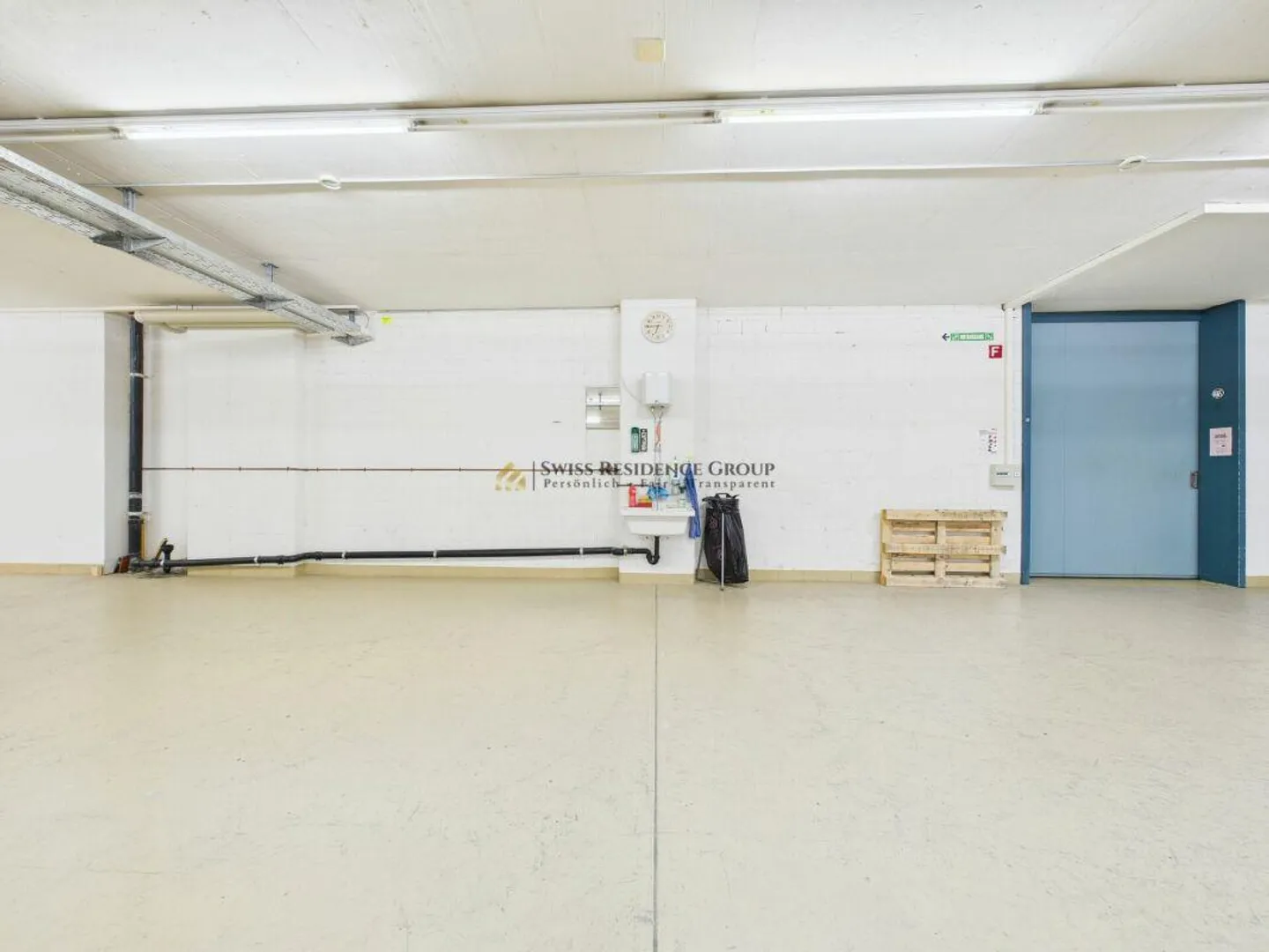 Spacious storage space in a central location in Winterthur - Photo 3 of 21