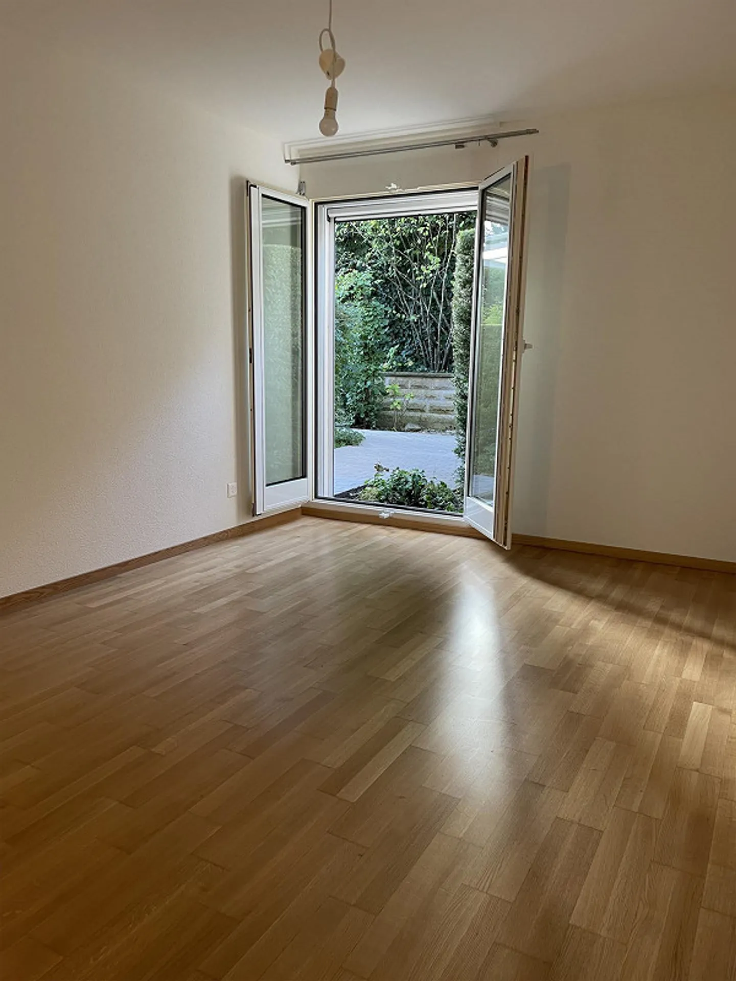 Appartamento al piano terra di 3,5 stanze con giardino privato - Foto 17 di 19