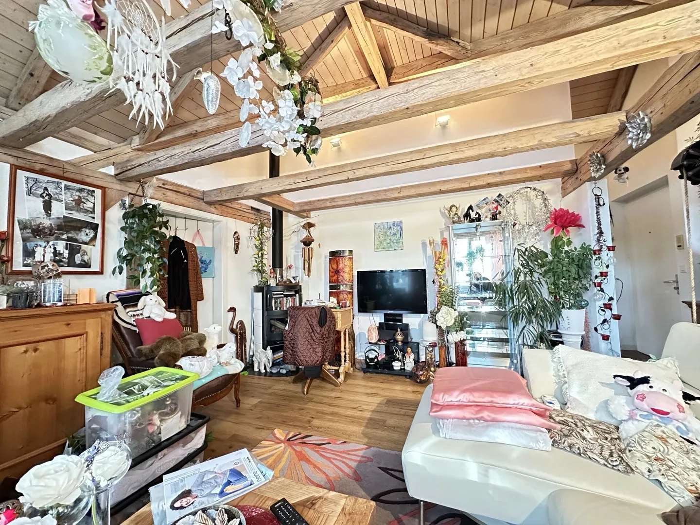 WOHNEN MIT CHARME, HOLZ UND GEMÜTLICHKEIT - Foto 2 di 7