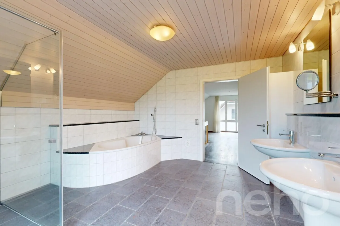 Renovated Single-Family Home with Garden &amp; Scenic View in Münchringen - Photo 11 of 12