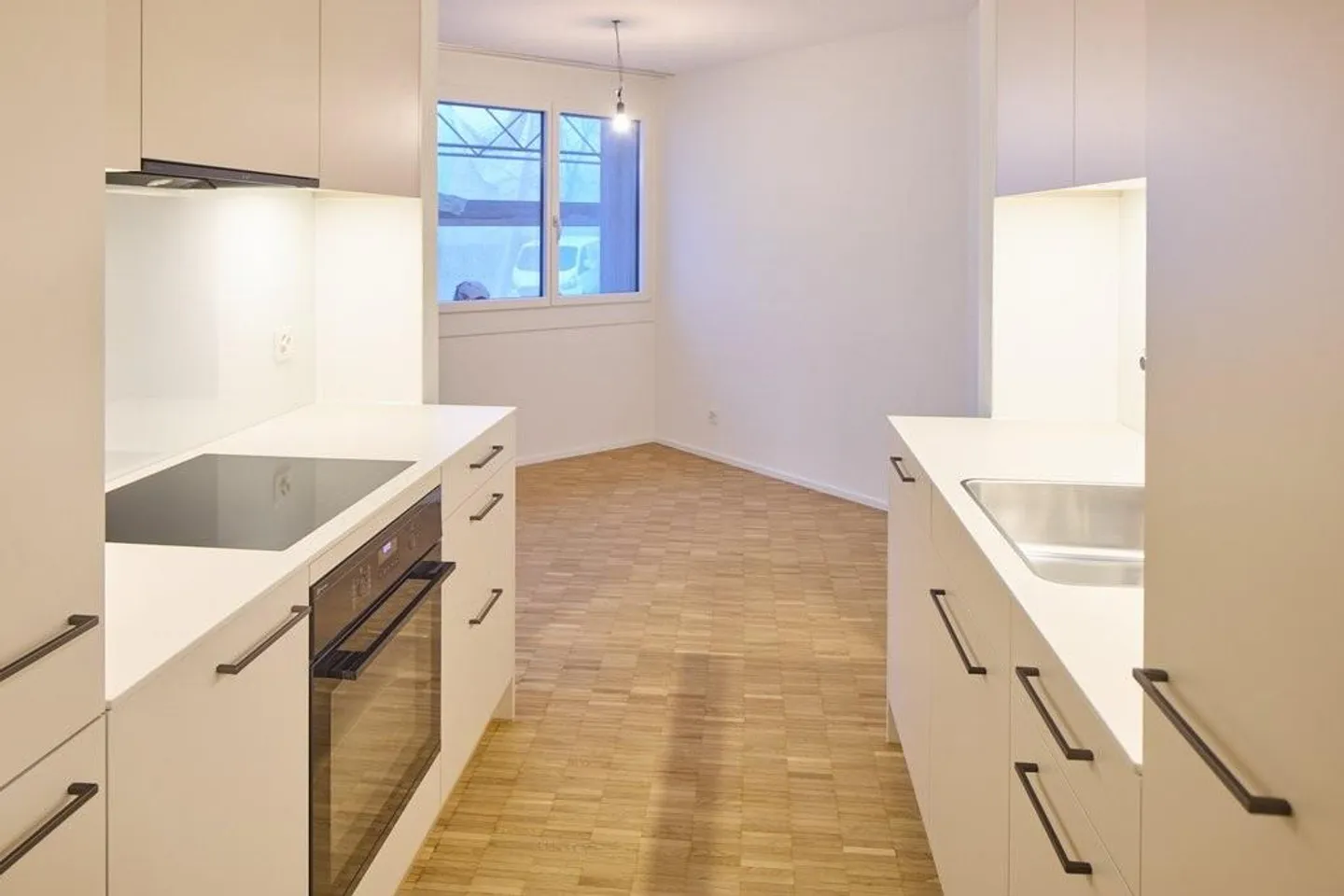 RENT WITHOUT DEPOSIT - newly renovated apartment in the green - Photo 2 of 12