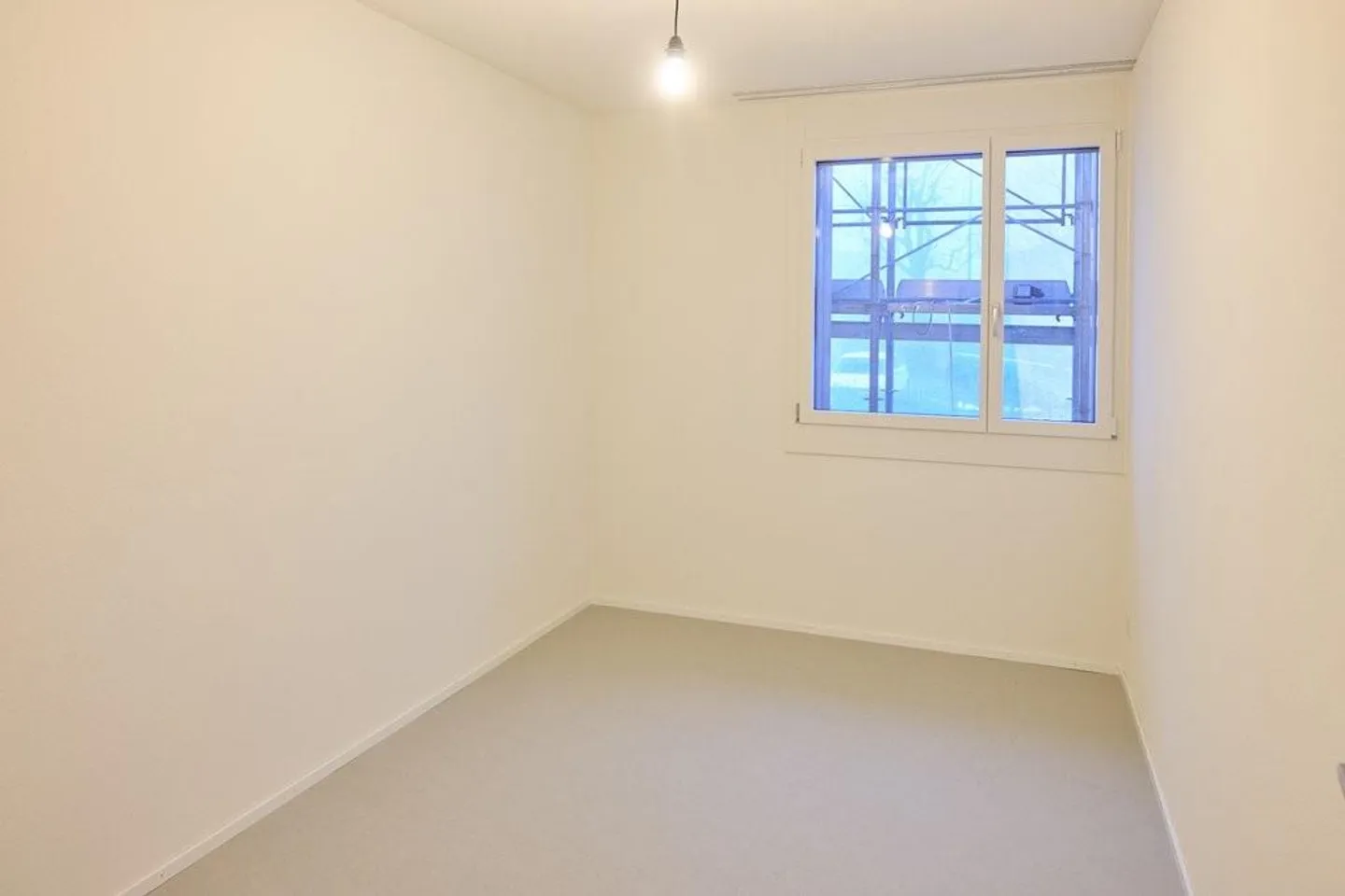 RENT WITHOUT DEPOSIT - newly renovated apartment in the green - Photo 8 of 12