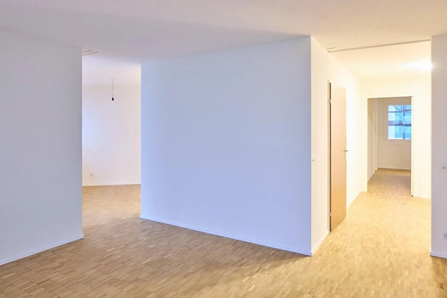 RENT WITHOUT DEPOSIT - newly renovated apartment in the green - Photo 11 of 12