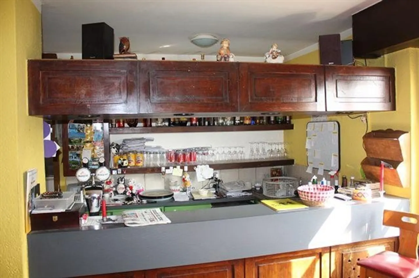 «Restaurant mit Dachwohnung und 4-Zimmer-Wohnhaus / ristorante con appartamento e casa di4 lcoali» - Foto 5 di 17