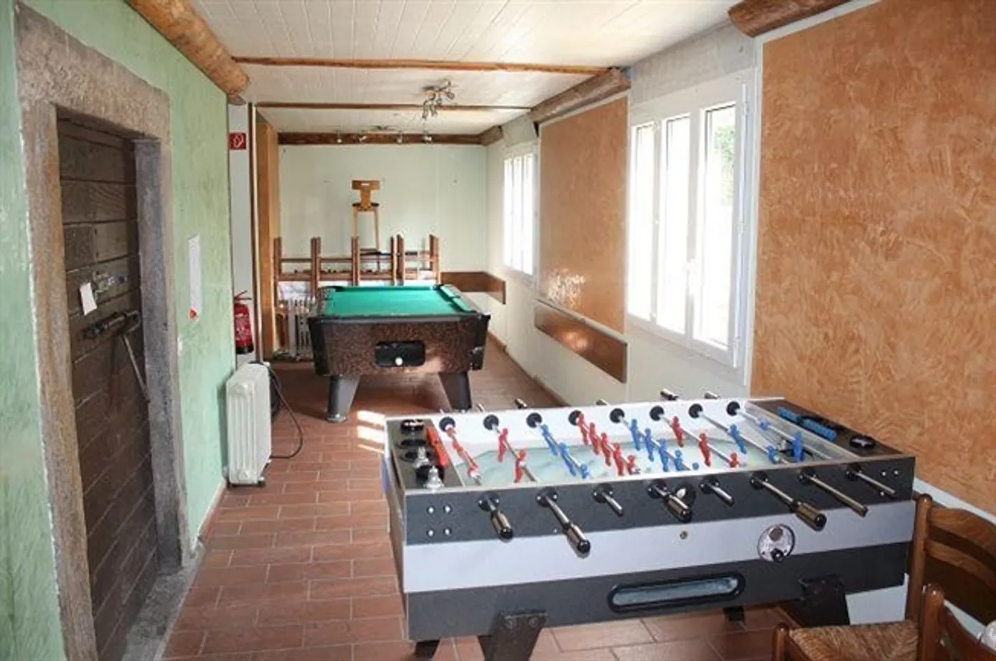 «Restaurant mit Dachwohnung und 4-Zimmer-Wohnhaus / ristorante con appartamento e casa di4 lcoali» - Foto 10 di 17