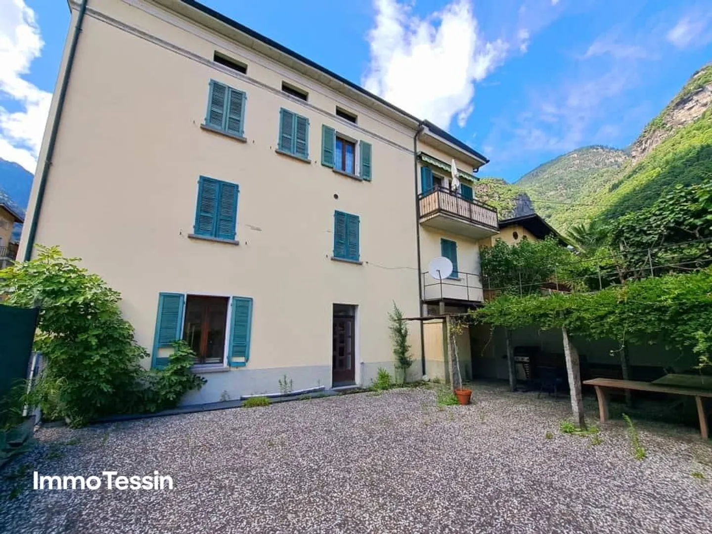 Charming & Beautiful Ground Floor Apartment in a Quiet Location with 35 m2 Terrace - Photo 1 of 13