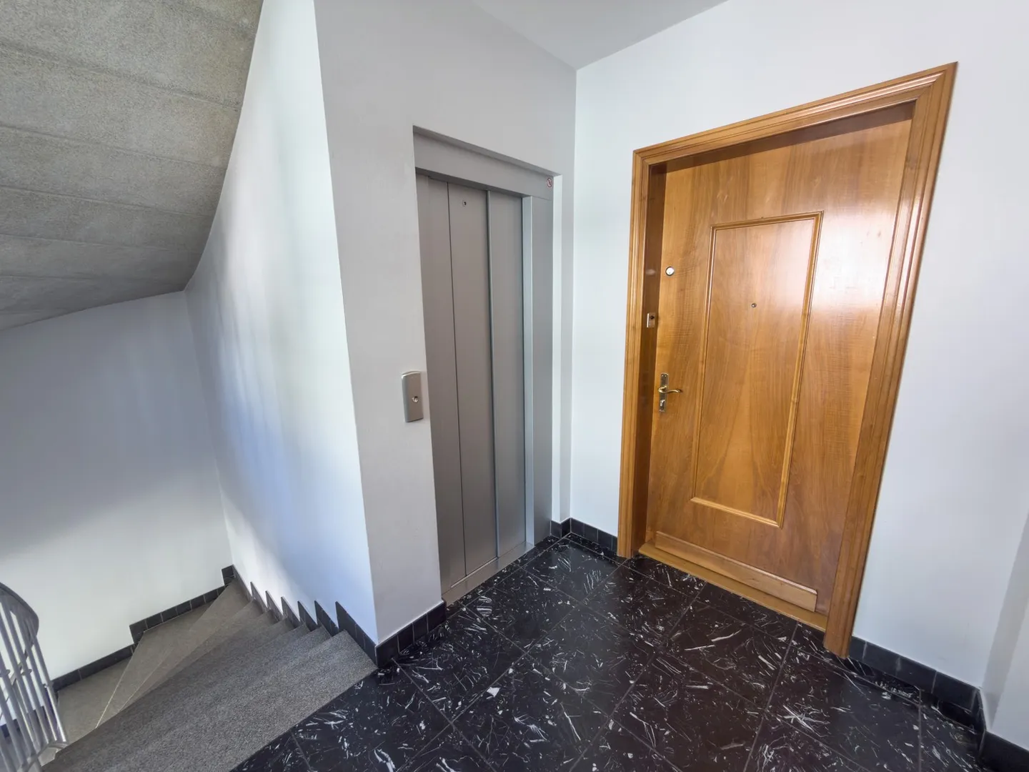 Wunderschöne 6,5 Zimmer mit Blick auf den Genfersee - Foto 2 von 13