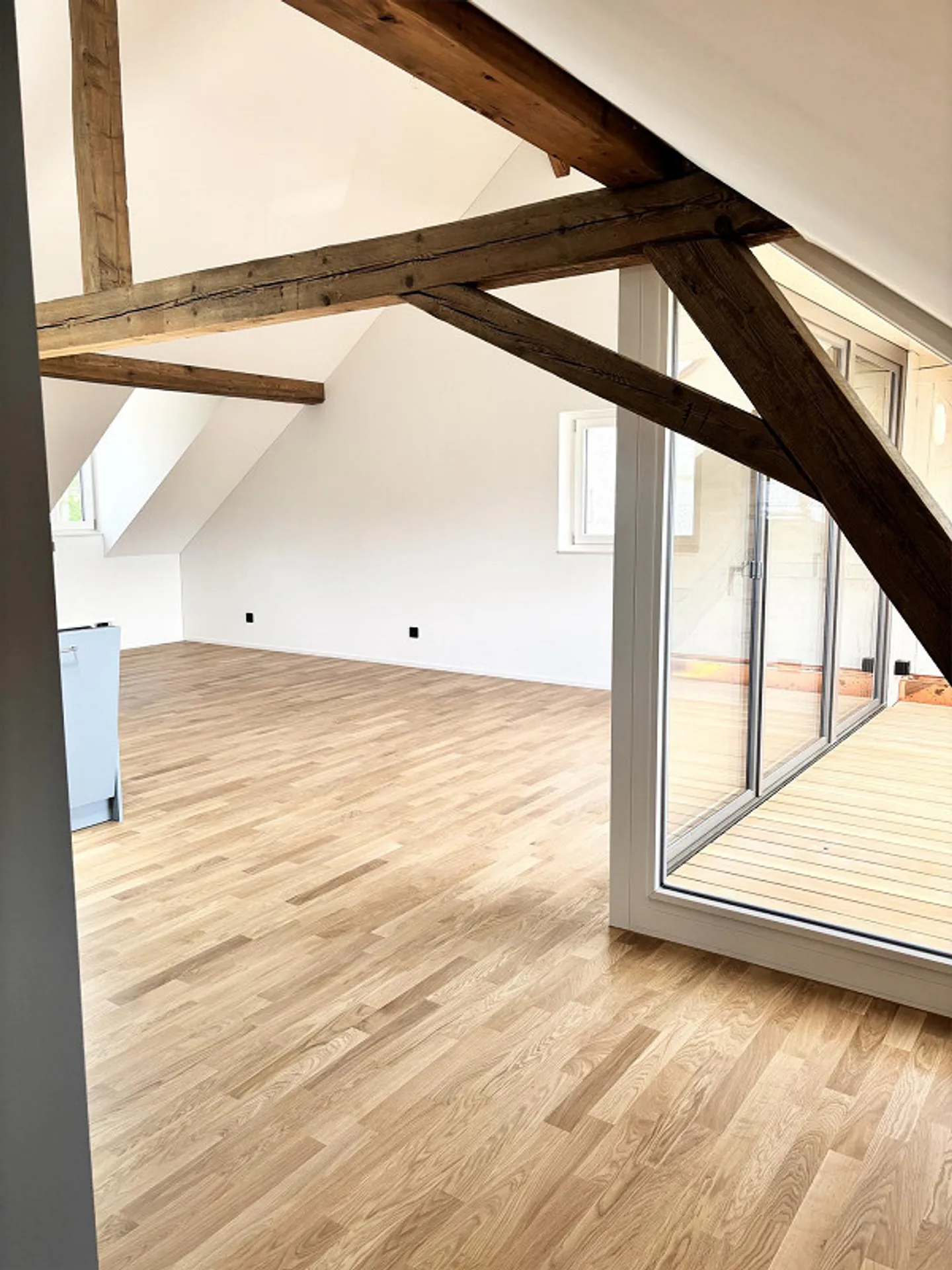 Loft nuovo elegante con balcone - Foto 4 di 10