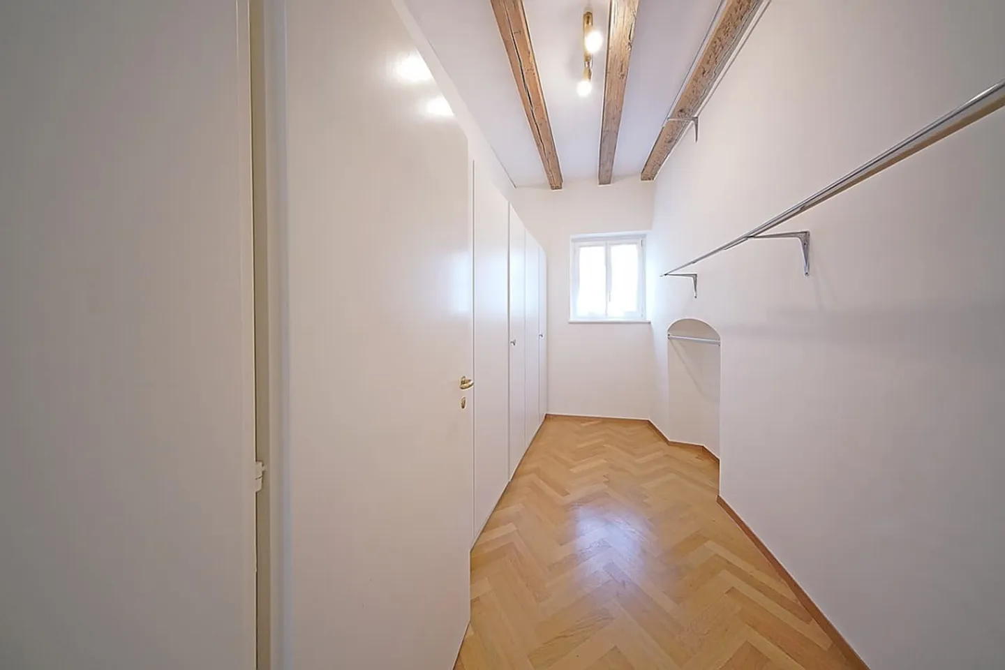 Spacious 6.5-room apartment with charm and character - Photo 11 of 13