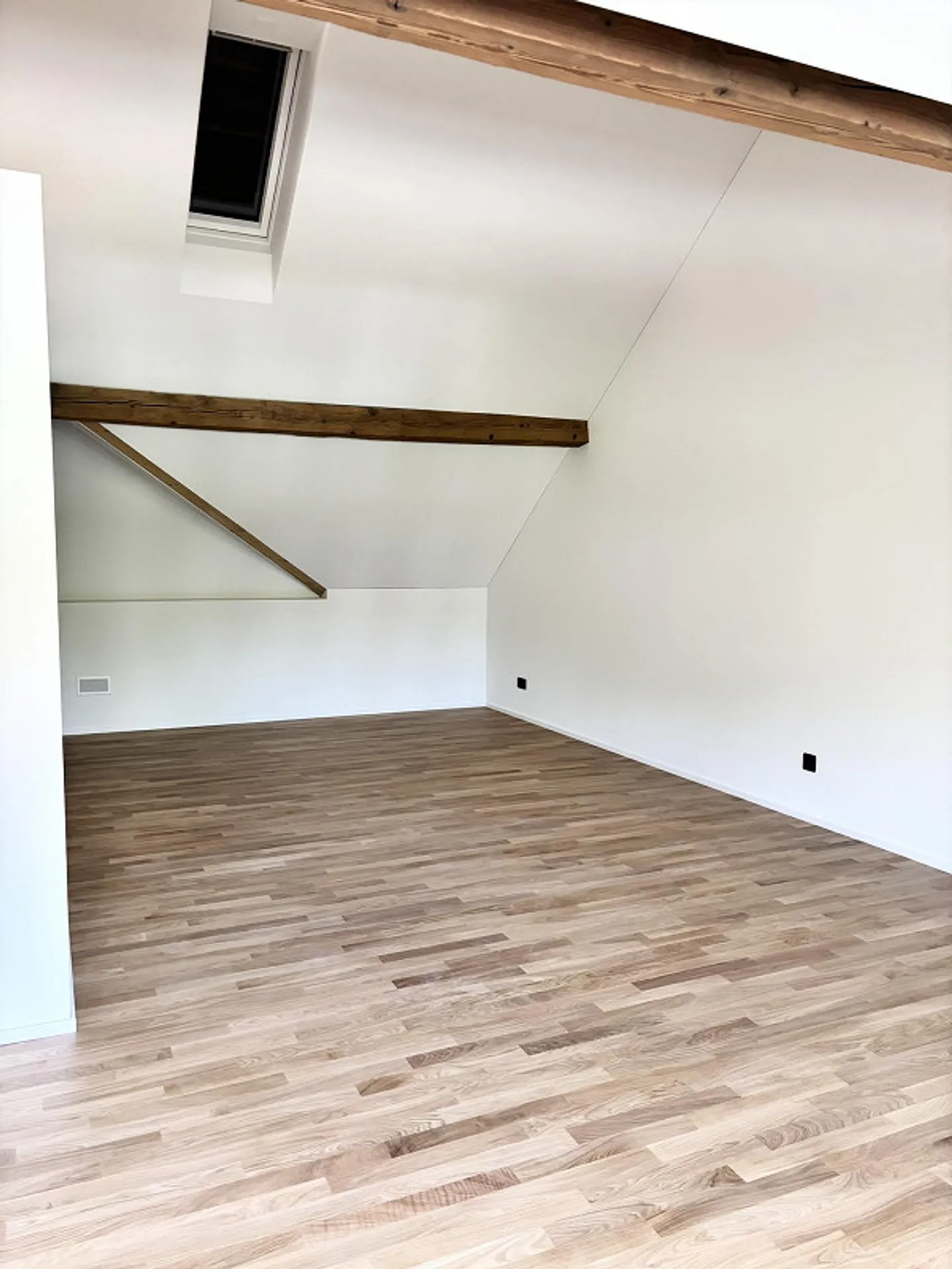 Loft nuovo elegante con balcone - Foto 7 di 10
