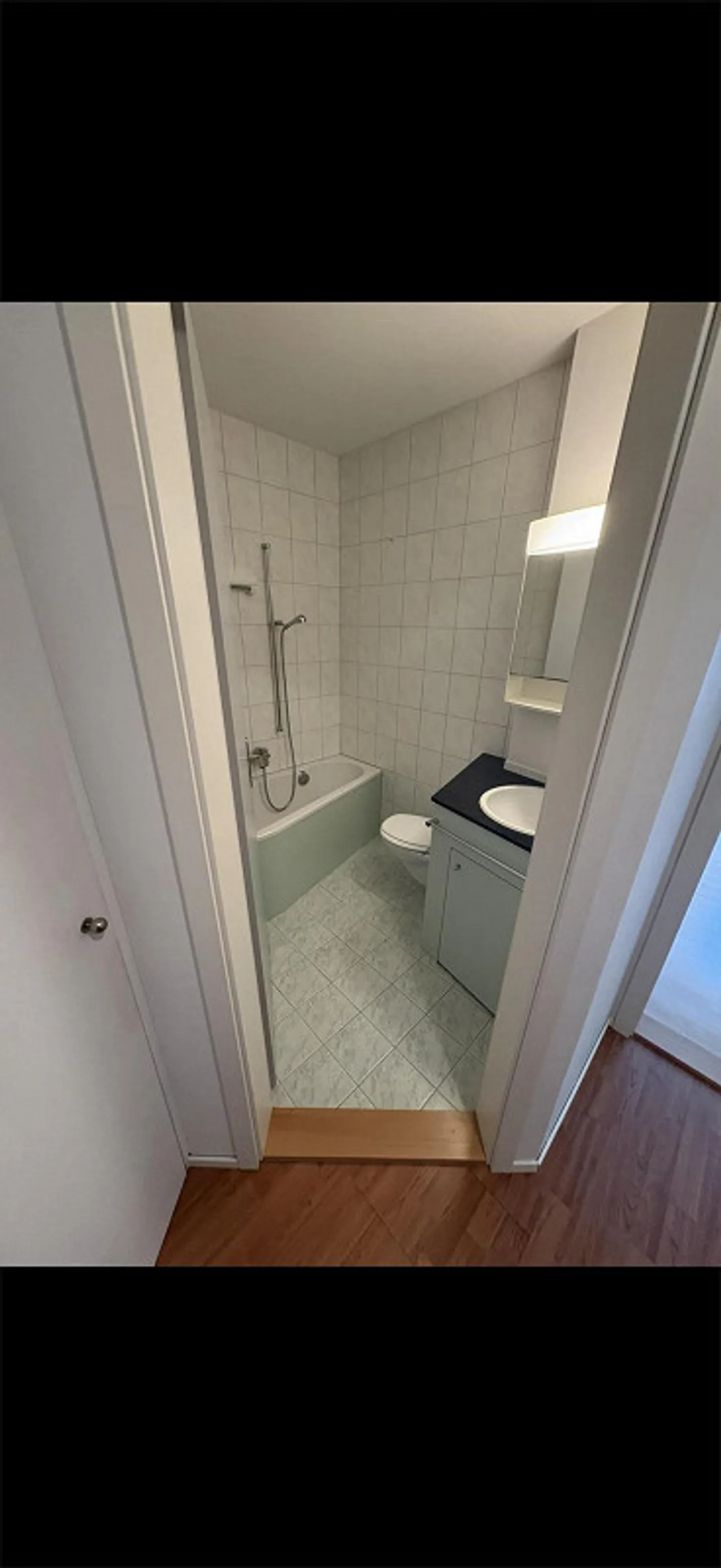 Charmant appartement de 2,5 pièces avec balcon à Saint-Gall - Photo 2 sur 7