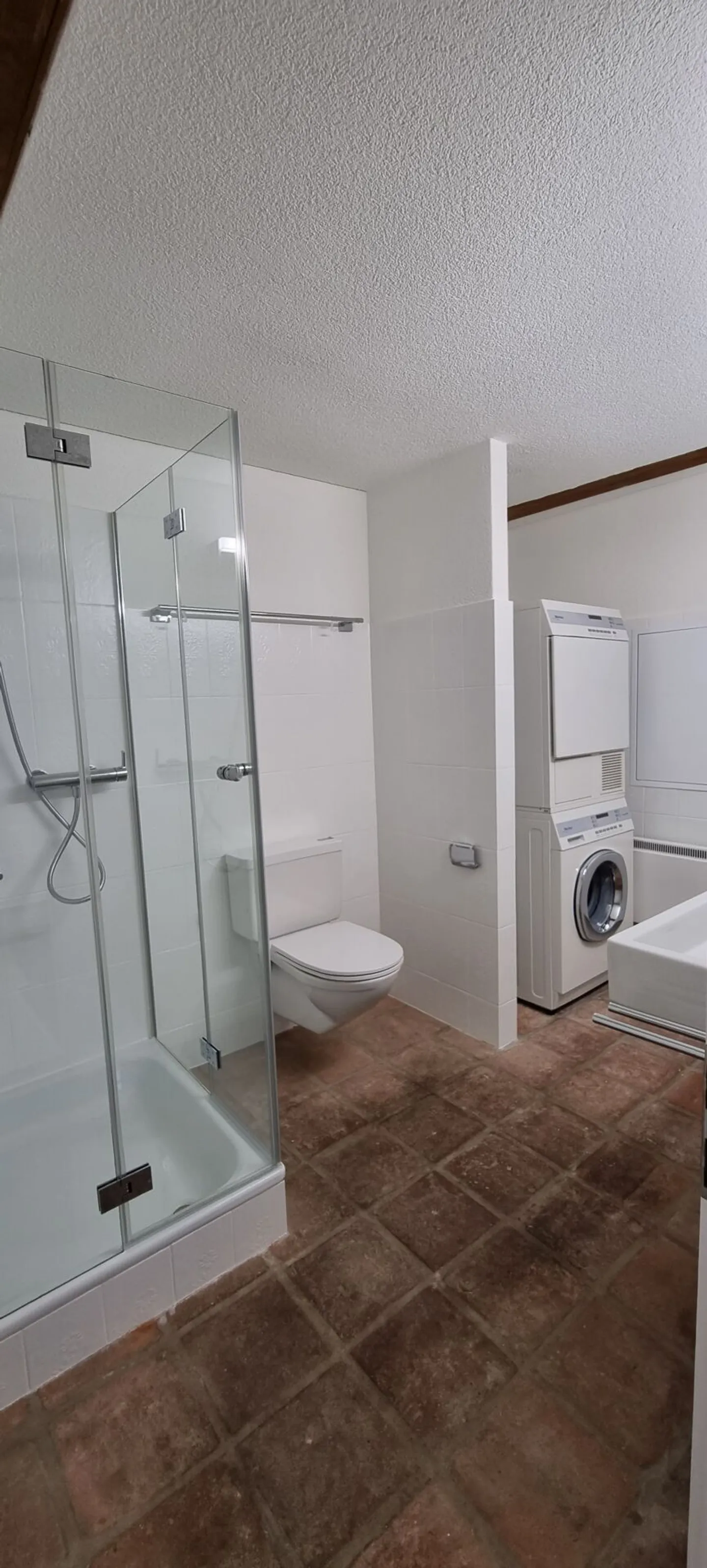 Appartement en attique original avec terrasse - Photo 9 sur 14