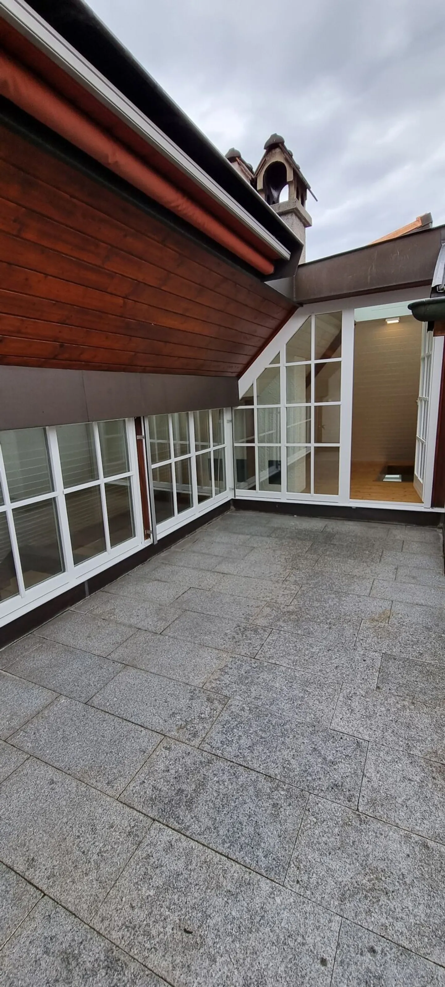 Appartement en attique original avec terrasse - Photo 13 sur 14