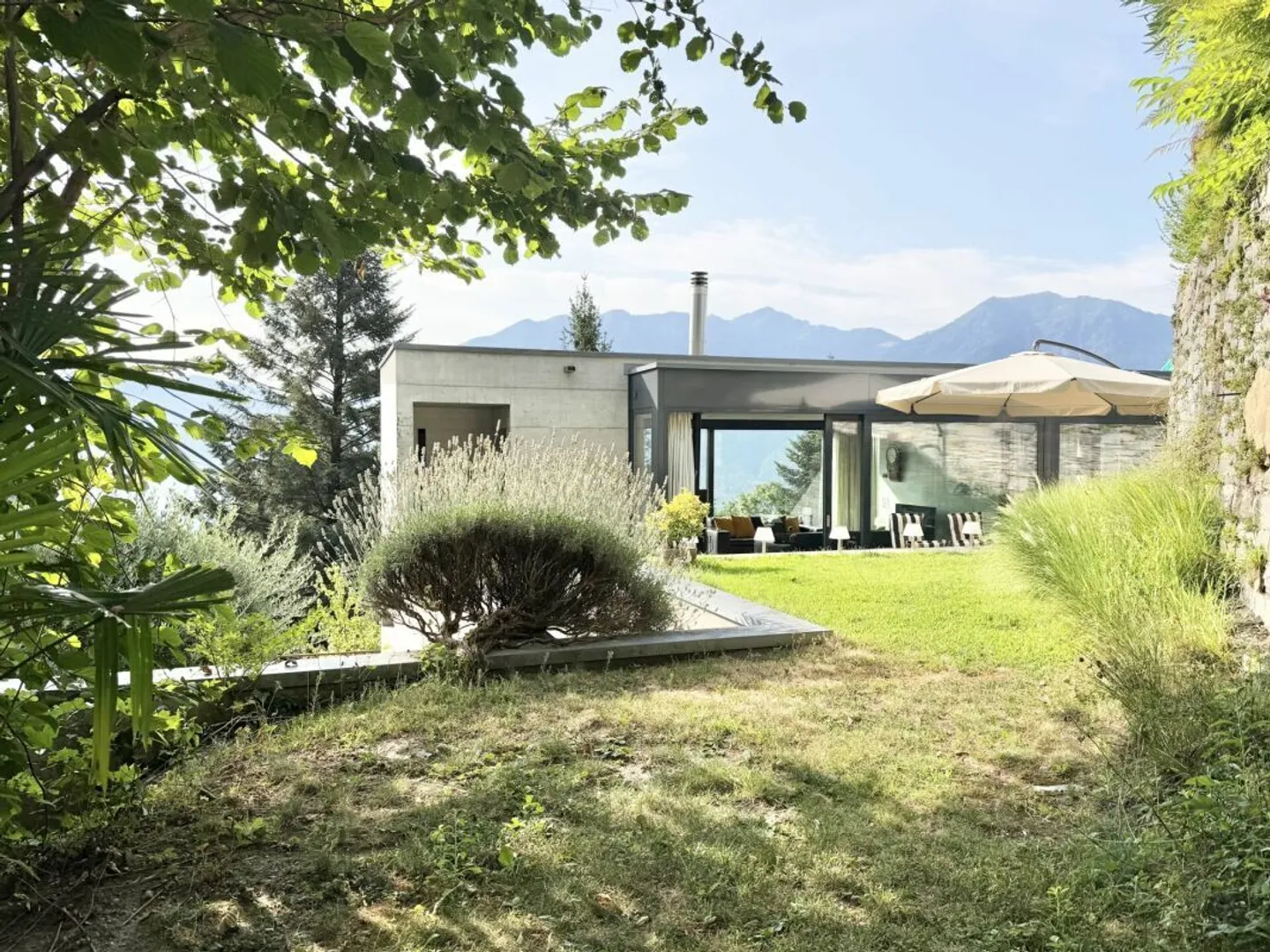 IN VENDITA A BRIONE S. MINUSIO - Casa unifamiliare esclusiva con vista lago - Foto 1 di 25