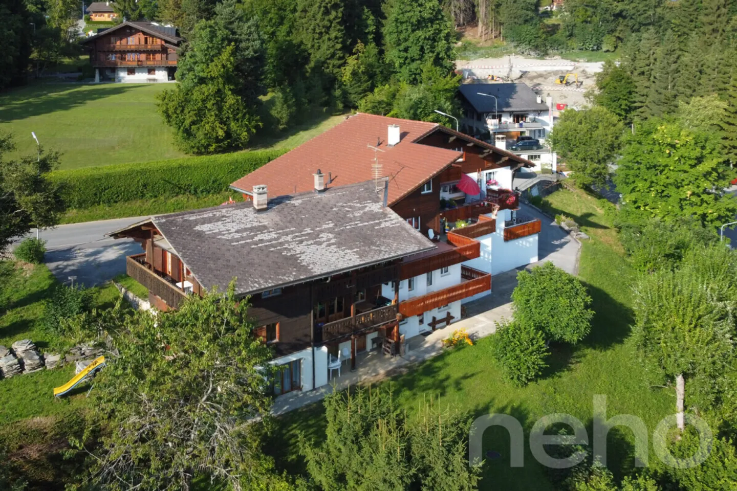 Chalet avec 4 appartements au cœur de Villars-sur-Ollon - Photo 3 sur 12