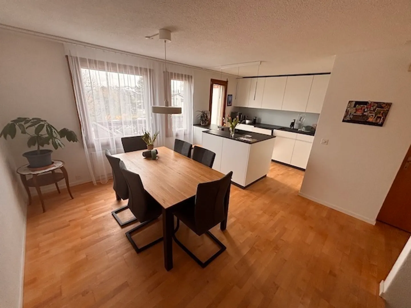 Charming Townhouse with Garden - Photo 2 of 9