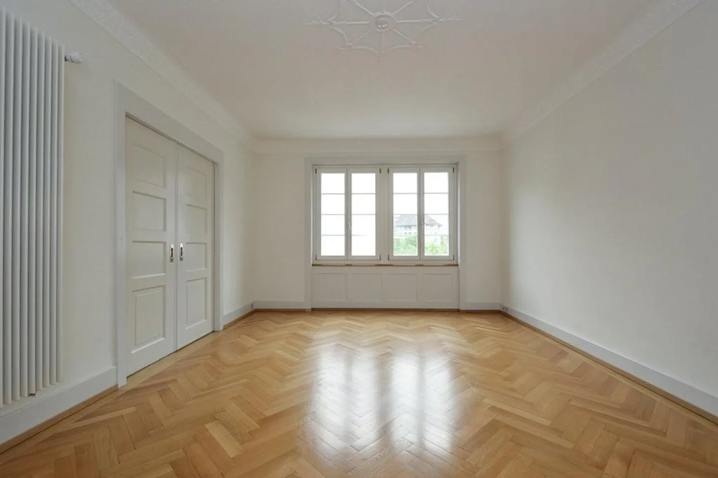 Modern living with historical charm - Photo 8 of 10