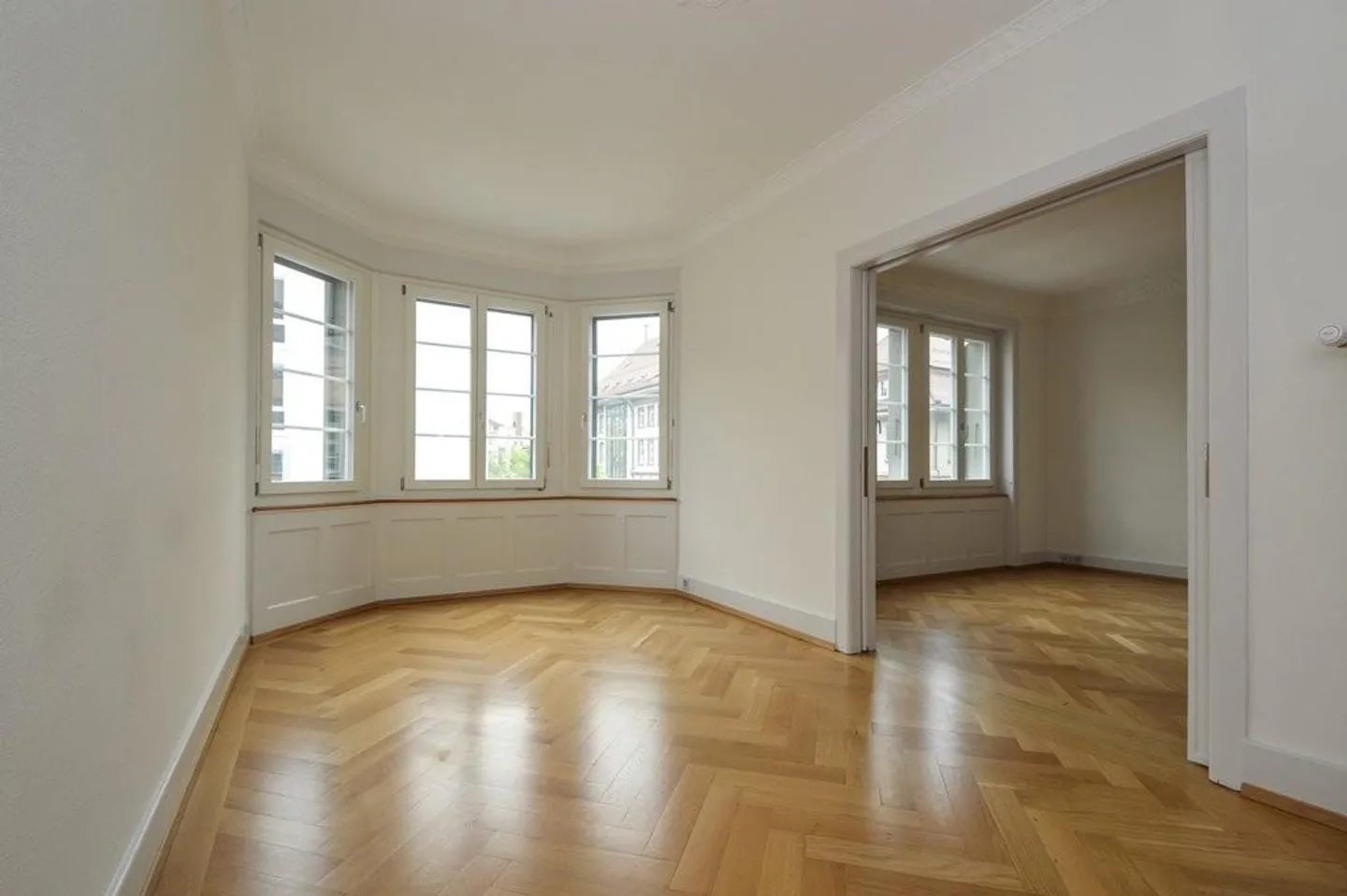 Modern living with historical charm - Photo 7 of 10