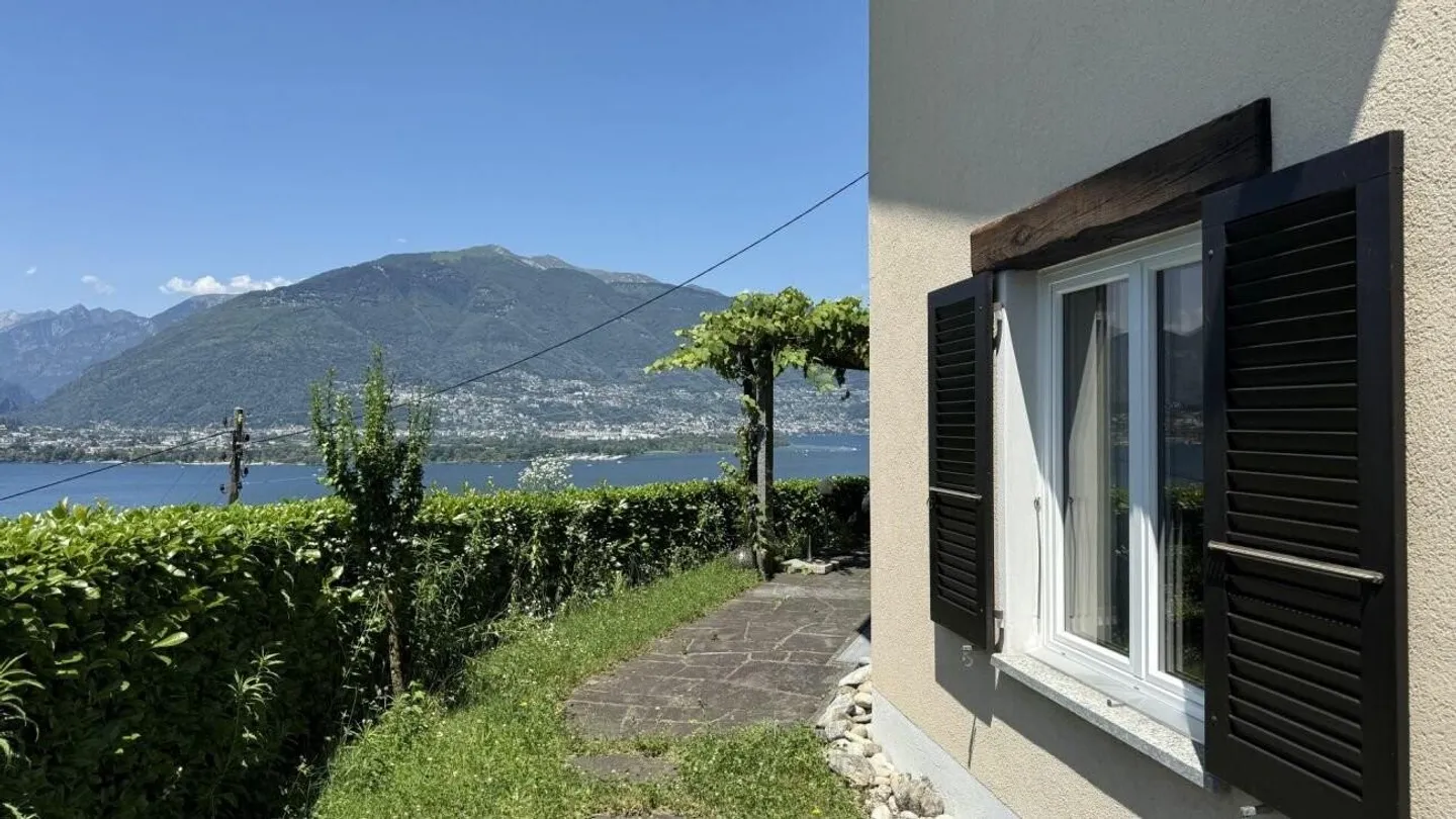 Casa unifamiliare di 4,5 locali con vista lago da sogno - Foto 3 di 12