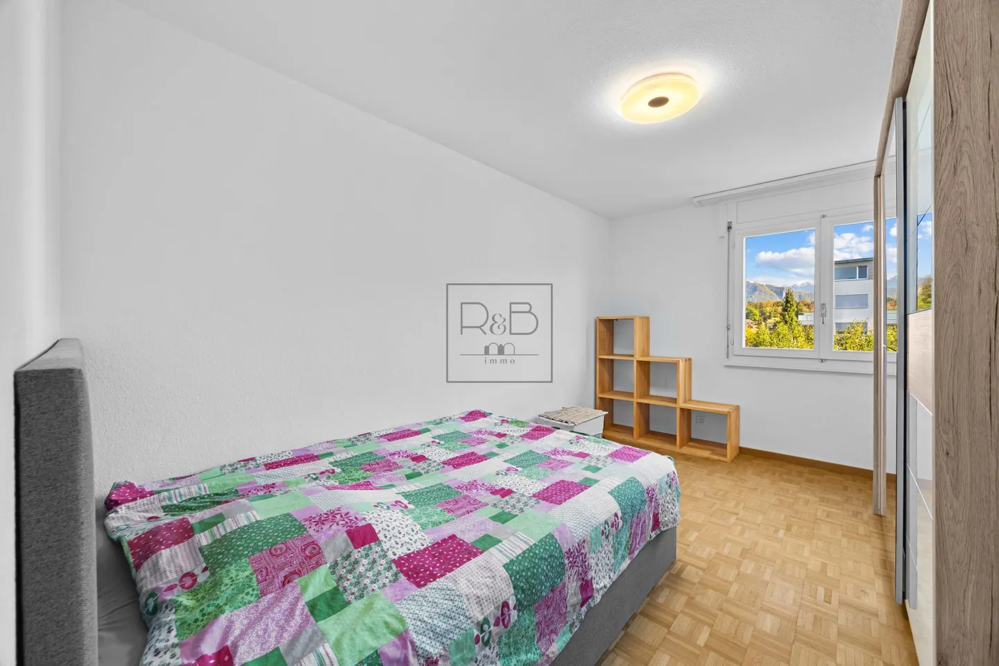 Spacious Family Apartment - Photo 6 of 8