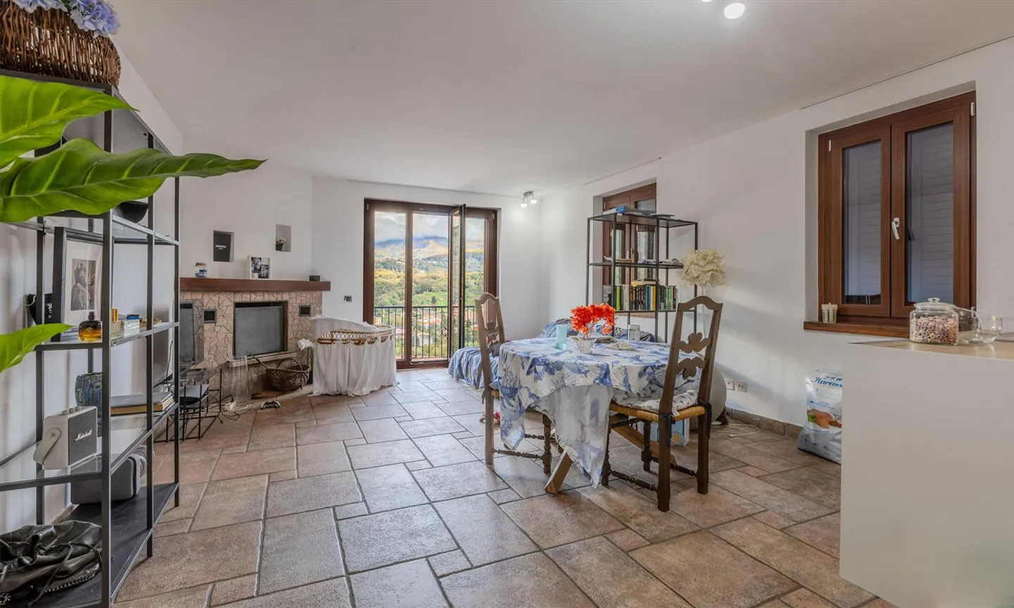 Maison avec 4,5 pièces, extension avec chambre individuelle et vue sur Torricella - Photo 1 sur 9