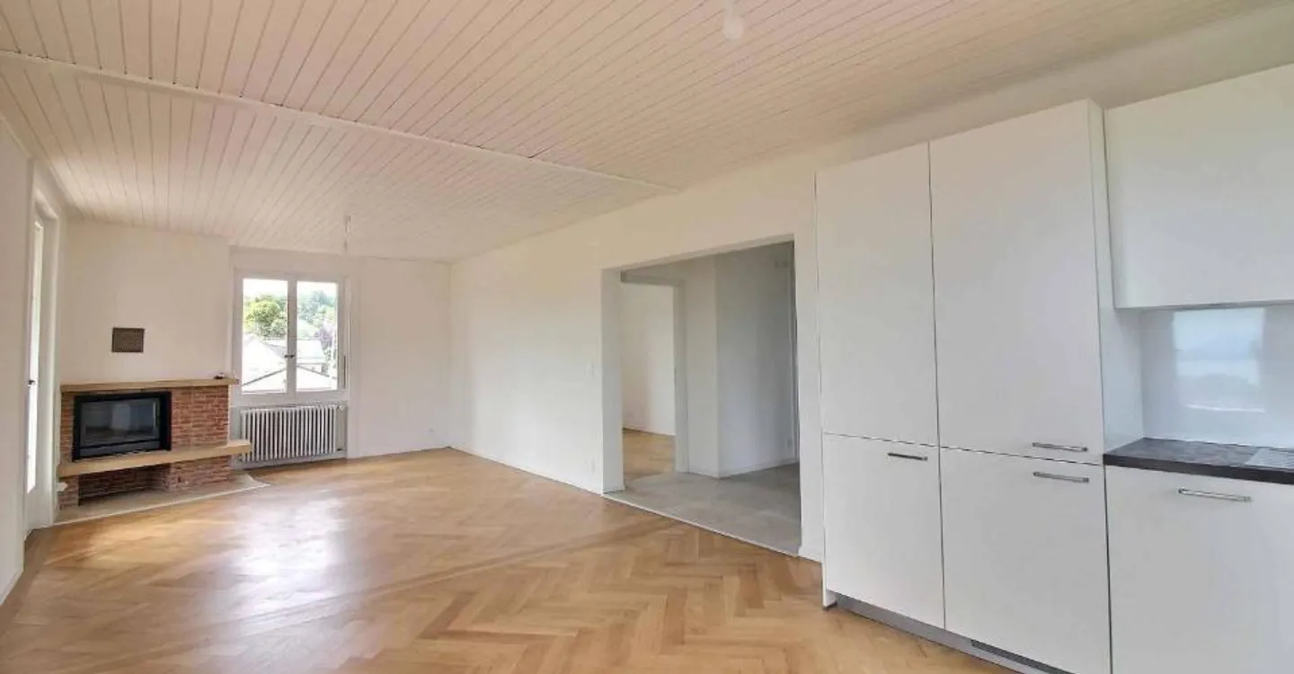 Magnifico appartamento duplex completamente ristrutturato con vista mozzafiato sul lago - Foto 4 di 12