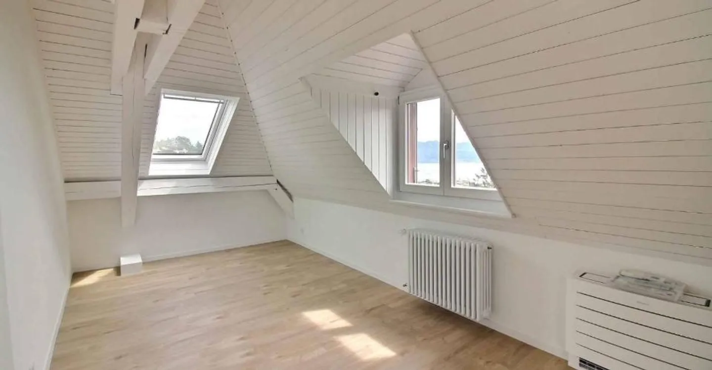 Magnifico appartamento duplex completamente ristrutturato con vista mozzafiato sul lago - Foto 9 di 12
