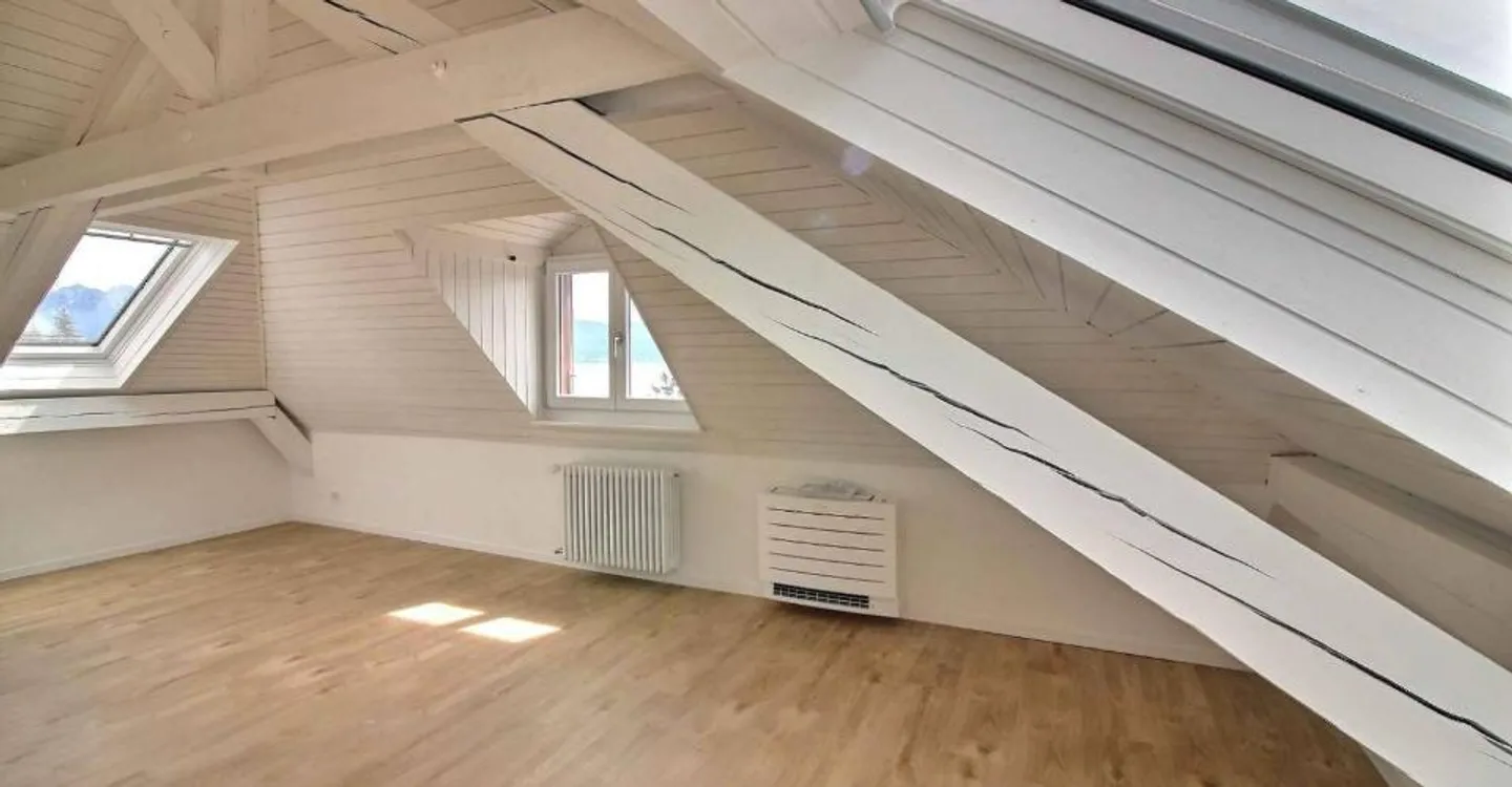 Magnifico appartamento duplex completamente ristrutturato con vista mozzafiato sul lago - Foto 10 di 12