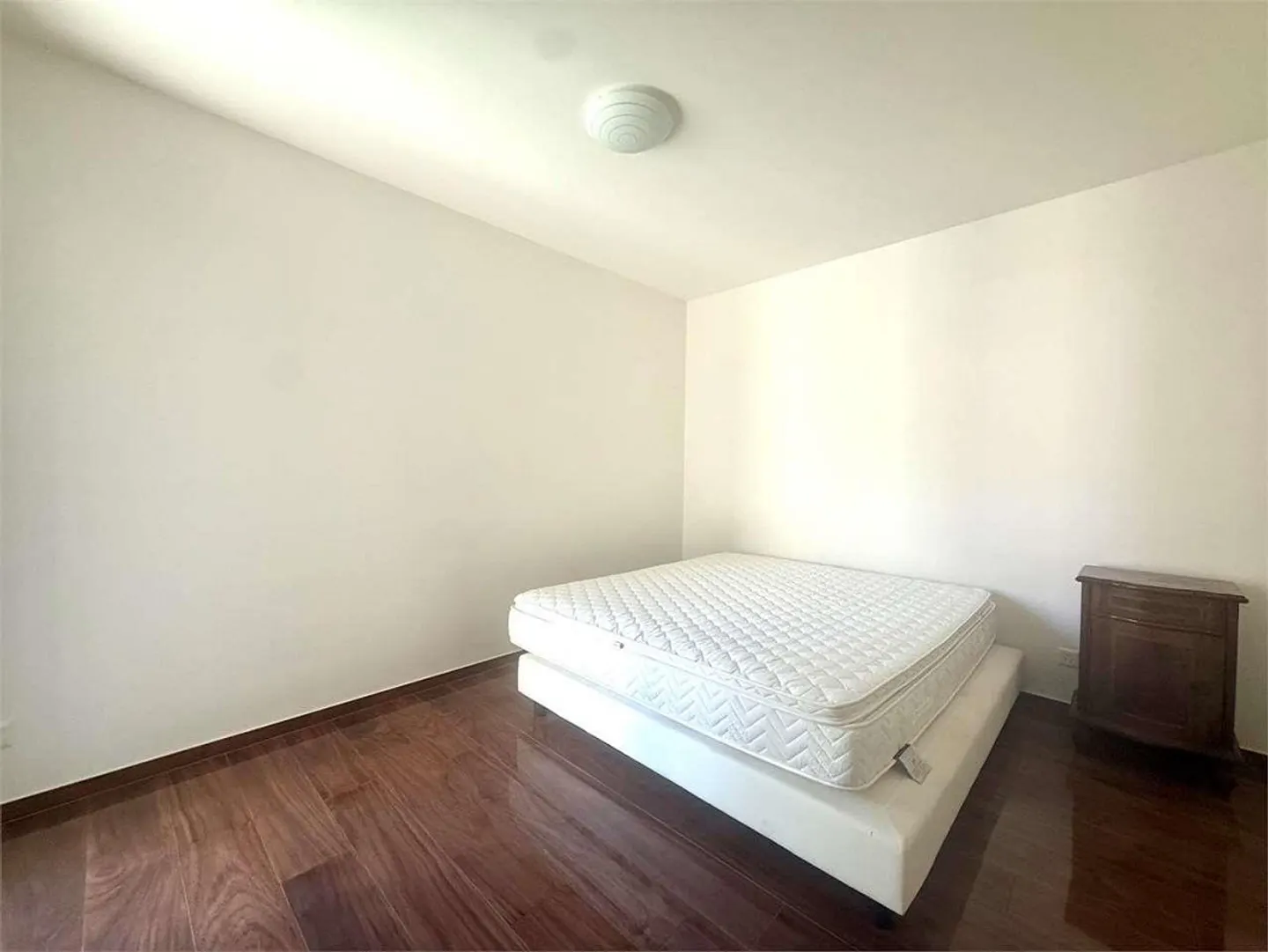 Modern 3.5-room apartment with balcony for rent just steps away - Photo 4 of 9