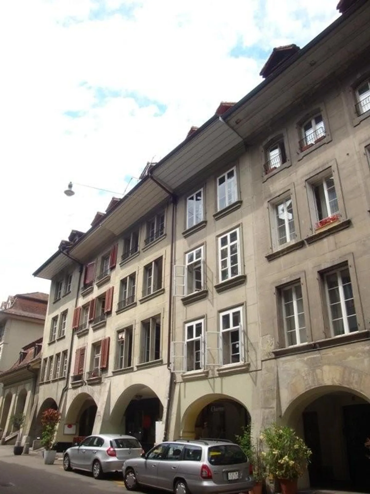 Historical 3-room apartment in old building charm on Rathausgasse - Photo 1 of 10