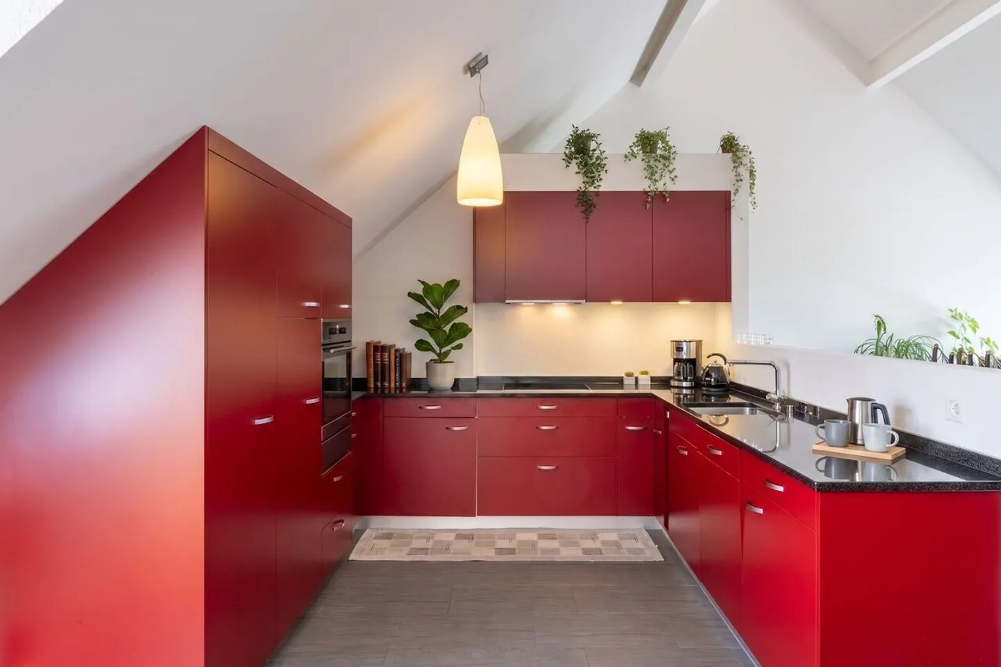 Modern 4.5-room maisonette with spacious balconies - Photo 2 of 8