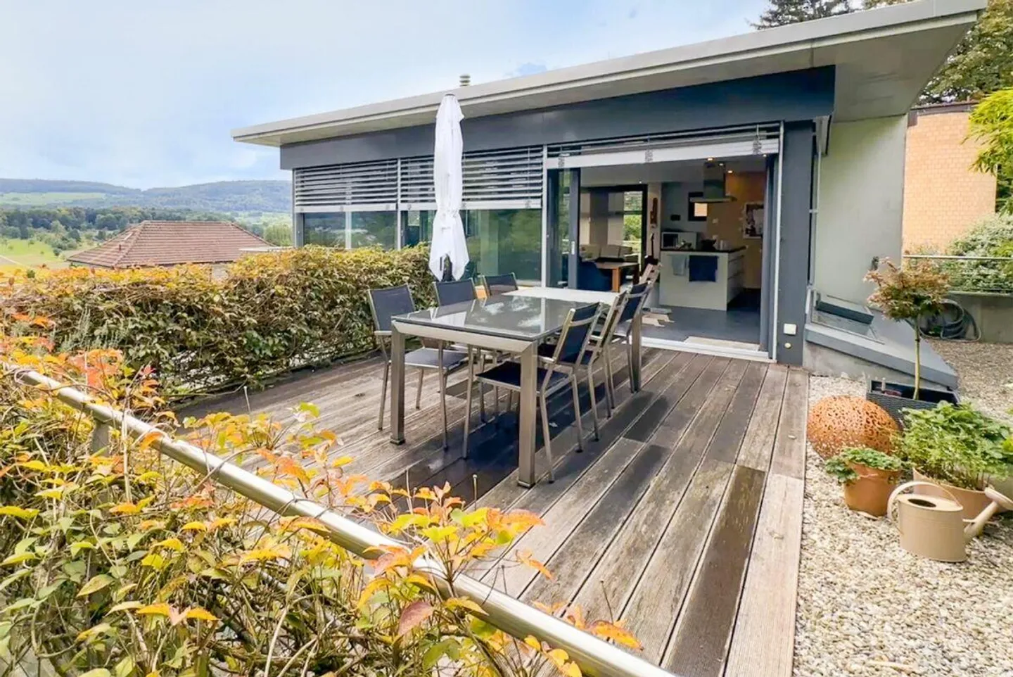 Architettura Moderna - Casa Unifamiliare in una Posizione Tranquilla - Foto 6 di 13