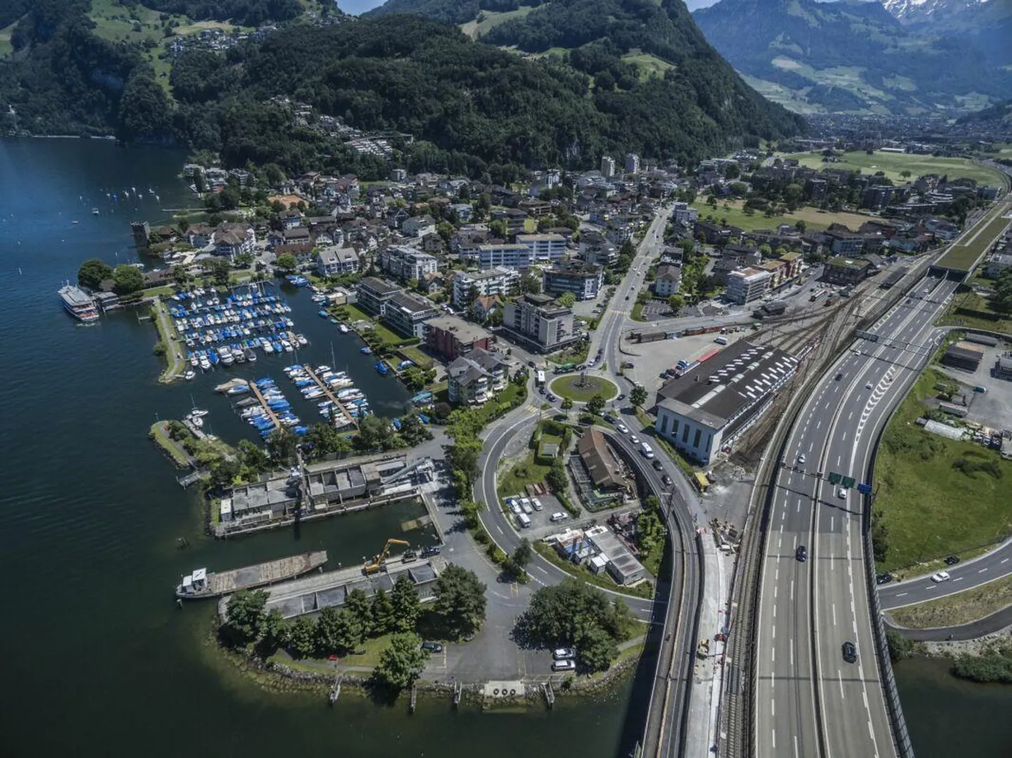 Realize your dream of your own boat space at Lake Lucerne... - Photo 3 of 3