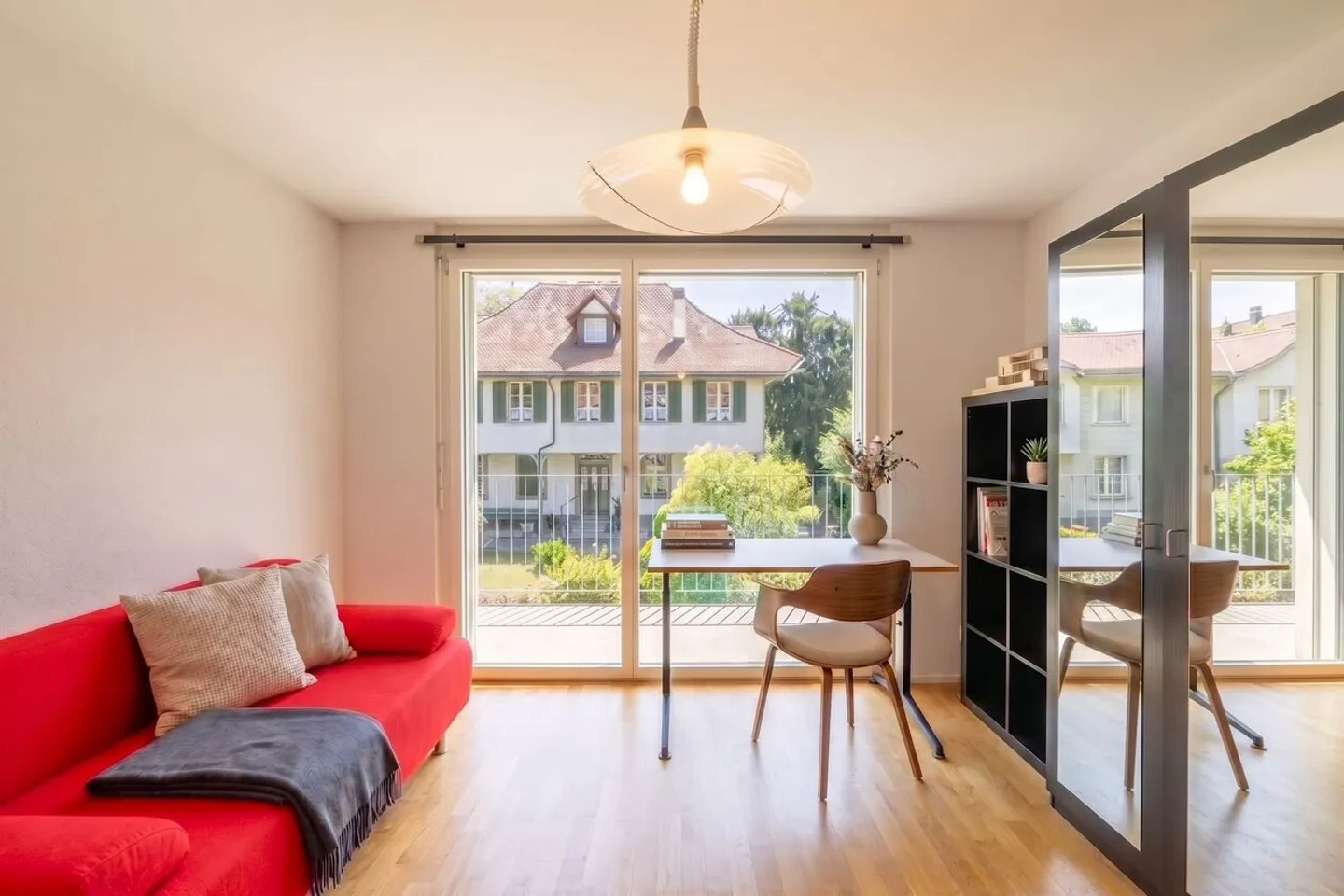 Modern 4.5-room maisonette with spacious balconies - Photo 4 of 8