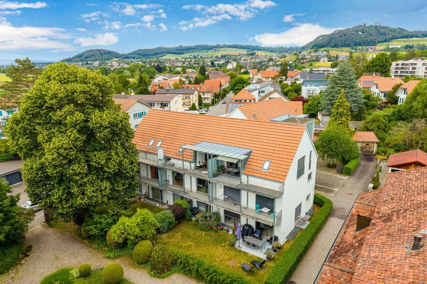 Modern 4.5-room maisonette with spacious balconies - Photo 7 of 8