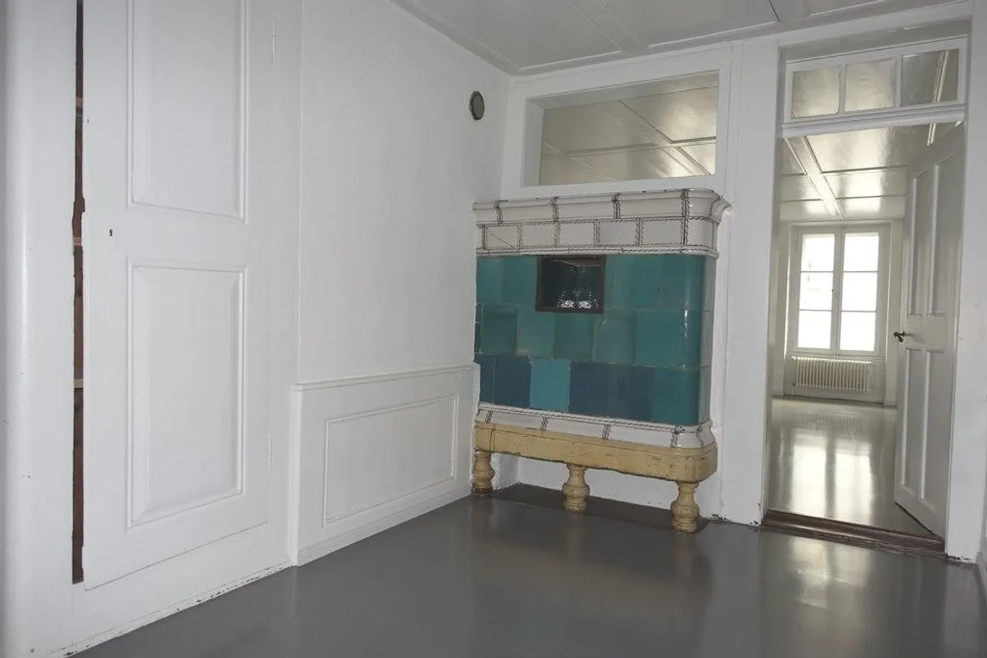 Historical 3-room apartment in old building charm on Rathausgasse - Photo 4 of 10