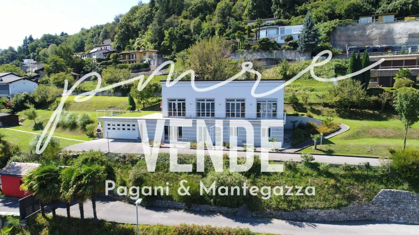 VERNATE | VILLA CON UNA VISTA INCANTEVOLE SUL LAGO - Foto 4 di 14