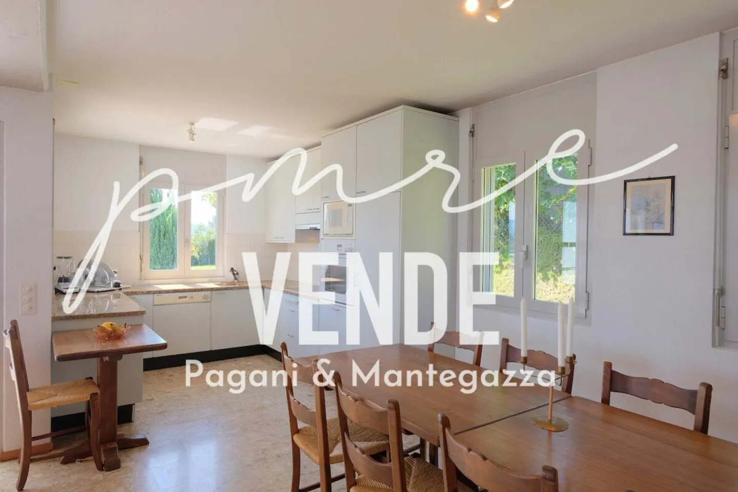 VERNATE | VILLA CON UNA VISTA INCANTEVOLE SUL LAGO - Foto 9 di 14